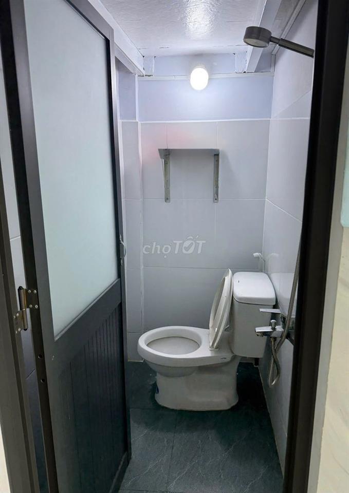 Phòng gác Nguyễn Văn Quỳ Q7, máy lạnh, tủ lạnh