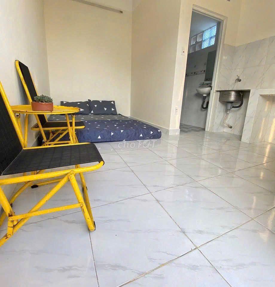 PHÒNG TRỌ CỬA SỔ TRỜI GIÁ RẺ NGAY KHU CHẾ XUẤT, UFM - QUẬN 7