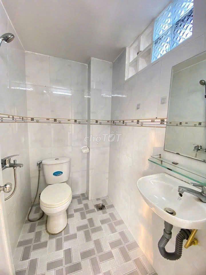 PHÒNG TRỌ CỬA SỔ TRỜI GIÁ RẺ NGAY KHU CHẾ XUẤT, UFM - QUẬN 7