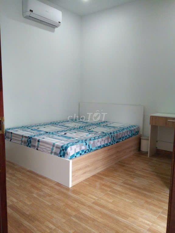 Cho thuê phòng trọ đầy đủ nội thất hẻm 749 Huỳnh Tấn Phát