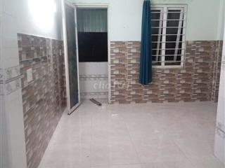 Phòng trọ Quận 7 30m² có gác, ban công