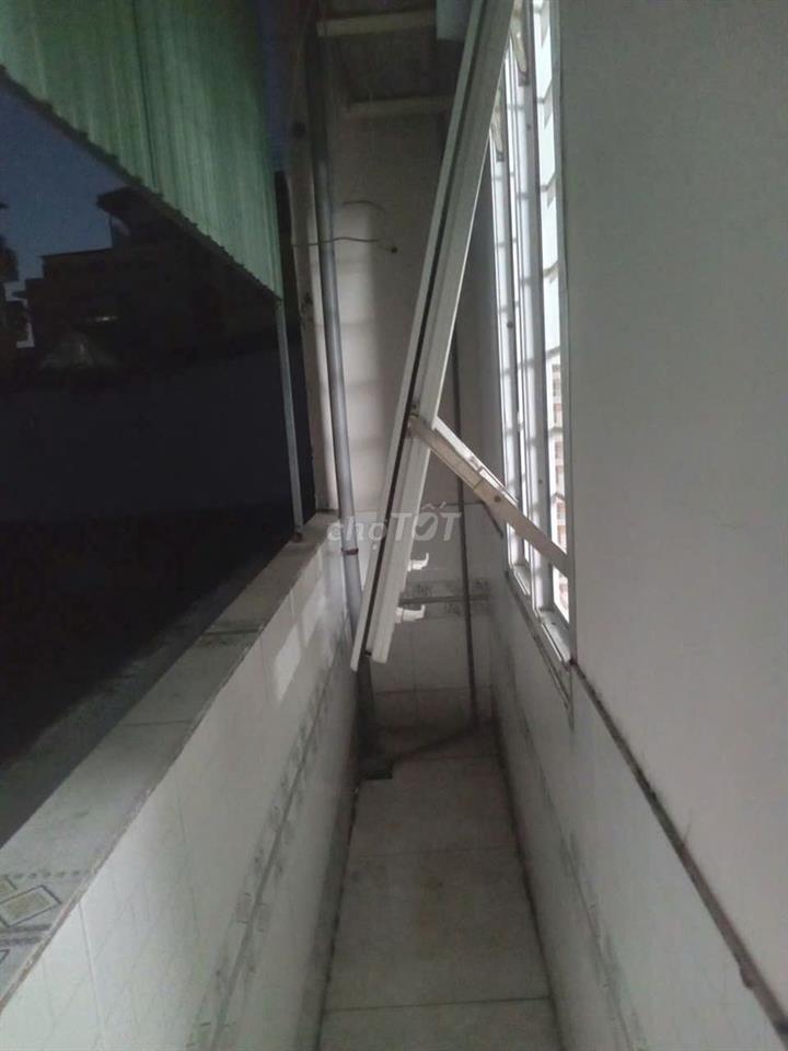 Phòng trọ Quận 7 30m² có gác, ban công
