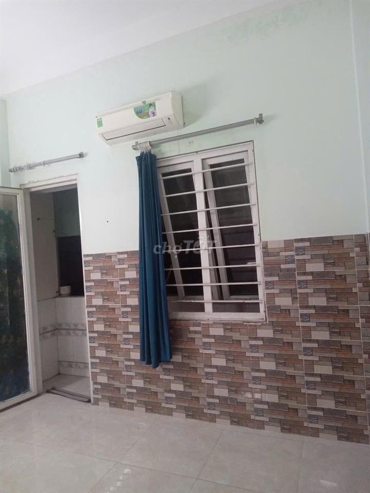 Phòng trọ Quận 7 30m² có gác, ban công