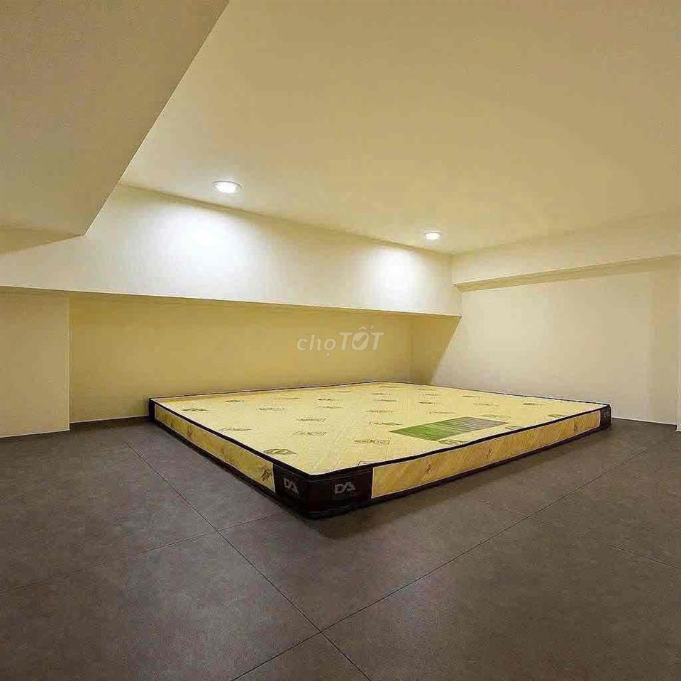 DUPLEX CỬA SỔ TRỜI NGAY NGUYỄN THỊ THẬP