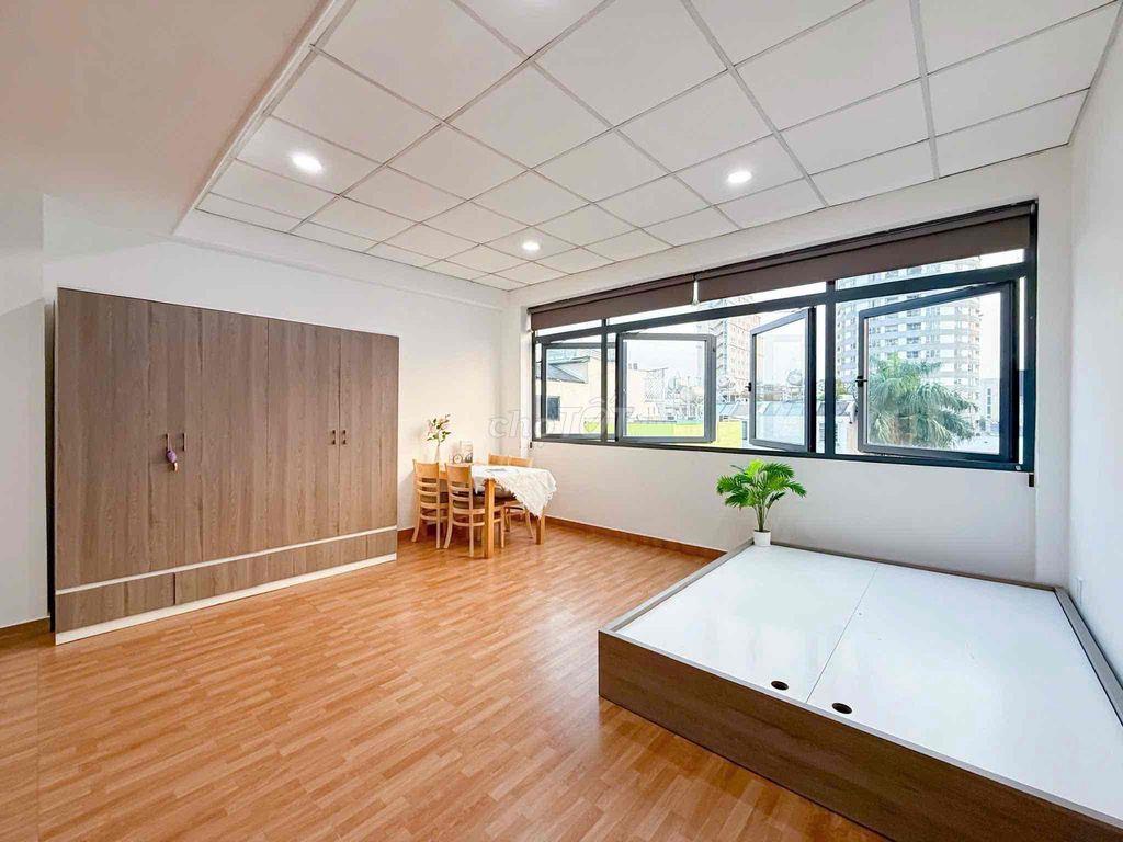 STUDIO CỬA SỔ TRỜI NGAY HOÀNG QUỐC VIỆT