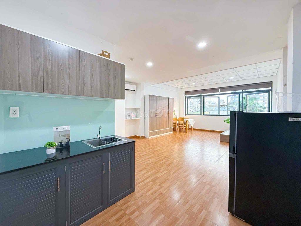 STUDIO CỬA SỔ TRỜI NGAY HOÀNG QUỐC VIỆT