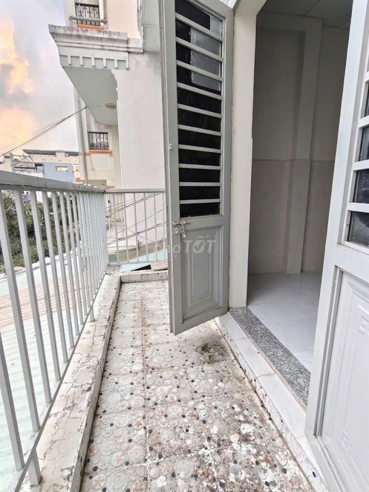 Mặt bằng 4-11m, trệt lửng lầu, Mặt tiền đường số Gần Lâm Văn Bền, Q. 7