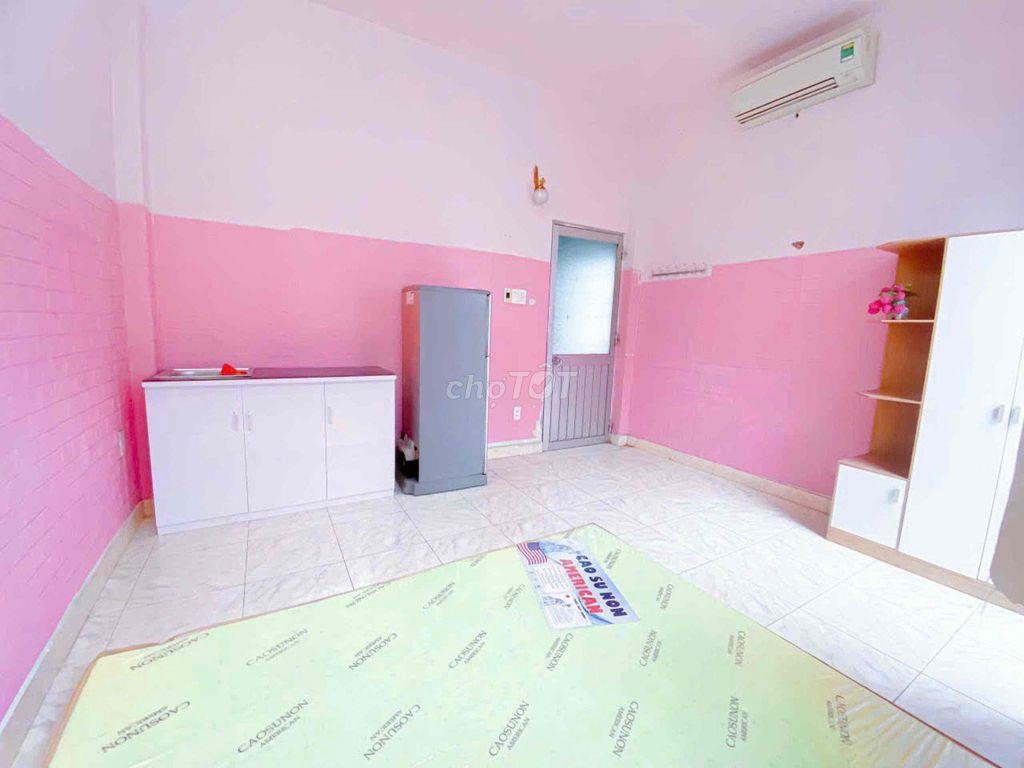 Studio Ban công full nội thất giá rẻ