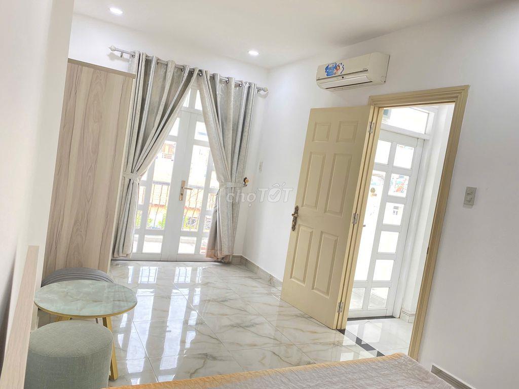 PHÒNG 1 PN 2 BAN CÔNG DIỆN TÍCH LỚN TÂN QUY