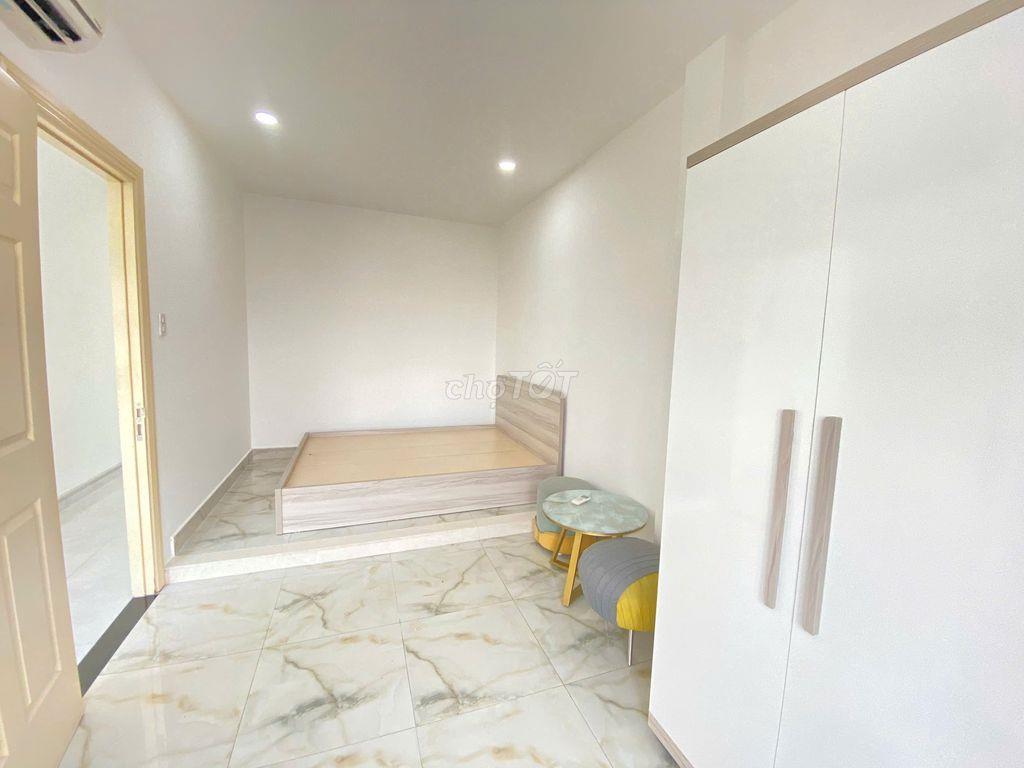 PHÒNG 1 PN 2 BAN CÔNG DIỆN TÍCH LỚN TÂN QUY