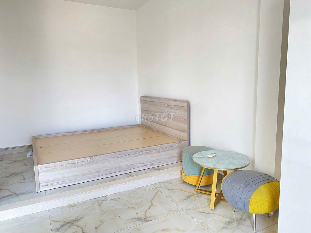 PHÒNG 1 PN 2 BAN CÔNG DIỆN TÍCH LỚN TÂN QUY