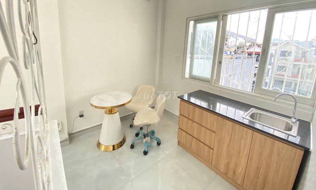 PHÒNG 1 PN 2 BAN CÔNG DIỆN TÍCH LỚN TÂN QUY