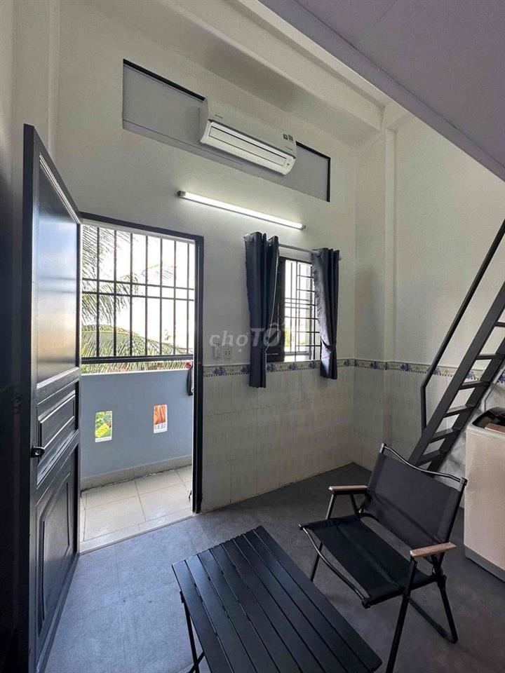 PHÒNG GÁC BAN CÔNG THOÁNG FULL NỘI THẤT Ở ĐƯỢC 4 NGƯỜI