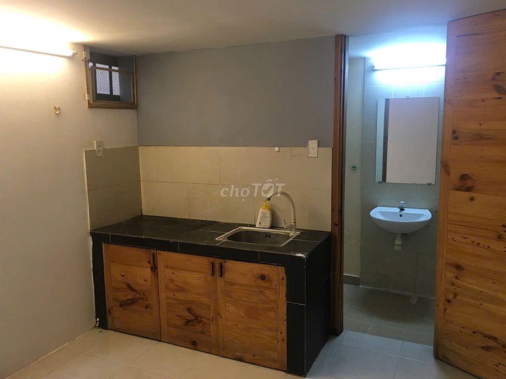 Cho thuê phòng hẻm xe hơi , xe tải 2 tấn vào được luôn Siêu rộng rẻ