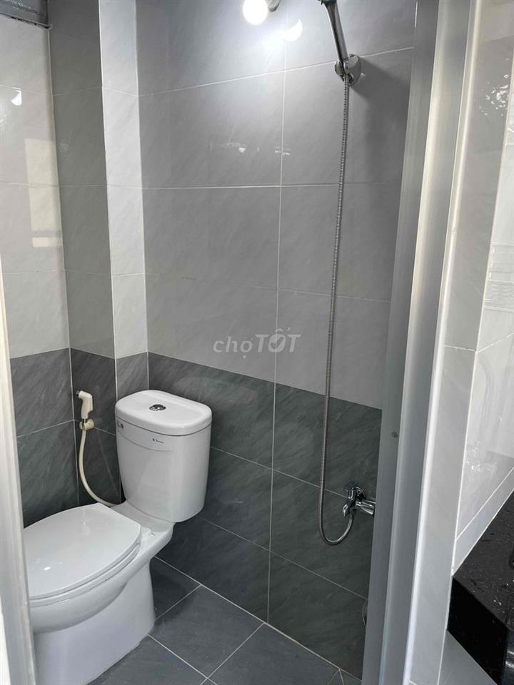 Phòng trọ mới xây 14m2 (chưa tính gác) đường Nguyễn Văn Quỳ