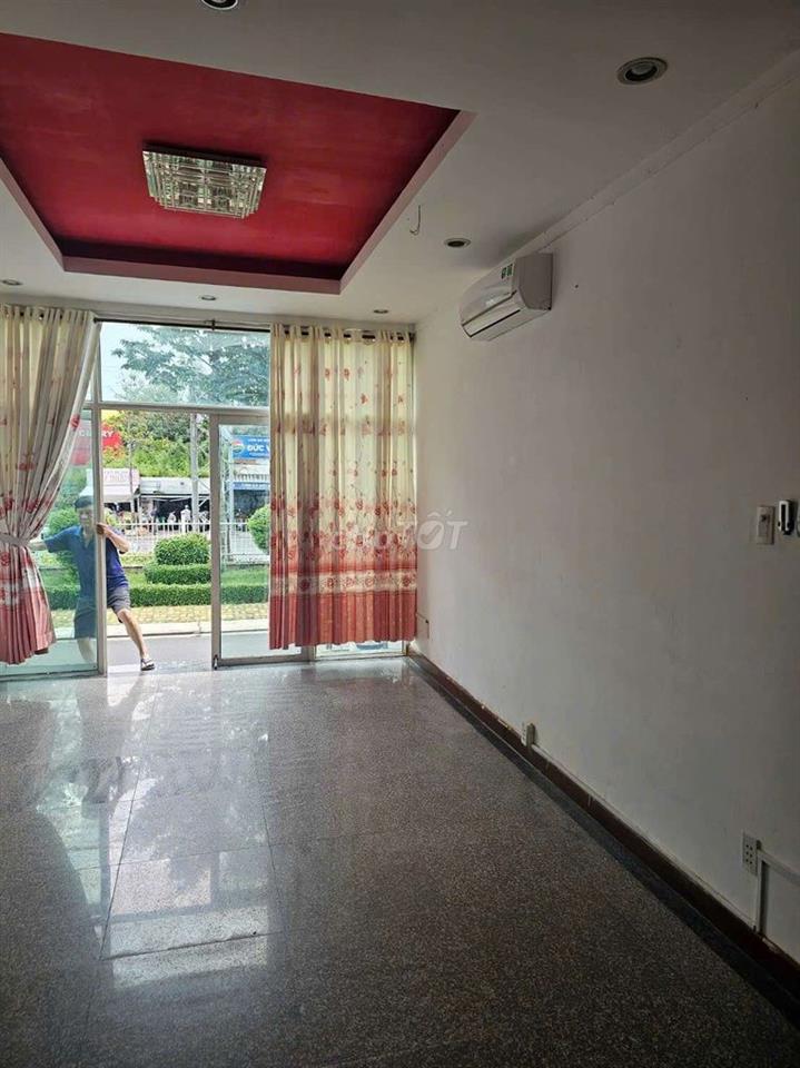 Bán căn góc tầng trệt 115m2 3 phòng ngủ 2 phòng vệ sinh