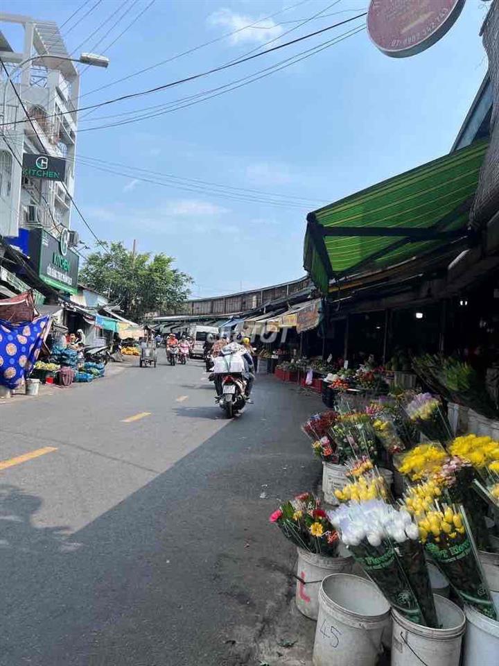Bán Căn hộ Thông Tầng  chung cư xóm đầm hưng phú Q8