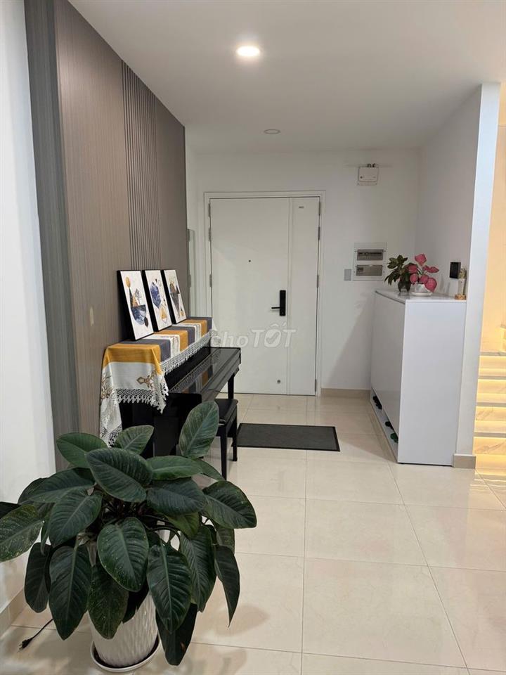 Căn Duplex góc, full nội thất có sổ Phú Đông Sky Garden 3pn2wc 104m2
