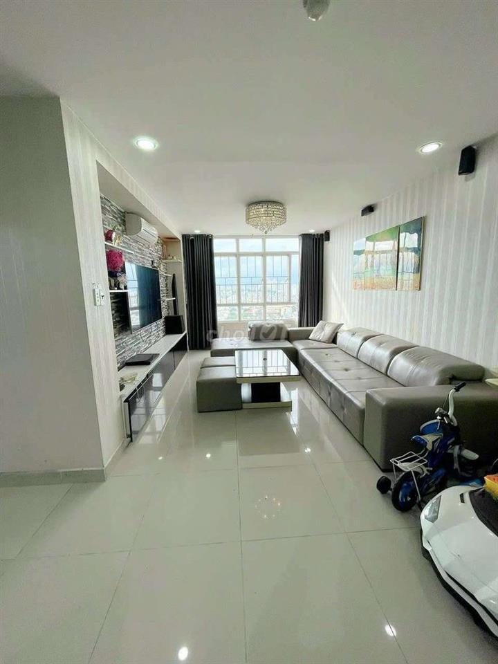 CHO THUÊ CĂN HỘ GIAI VIỆT 3PN 2WC 150M2 FULL NỘI THẤT GIÁ 16TR/THÁNG