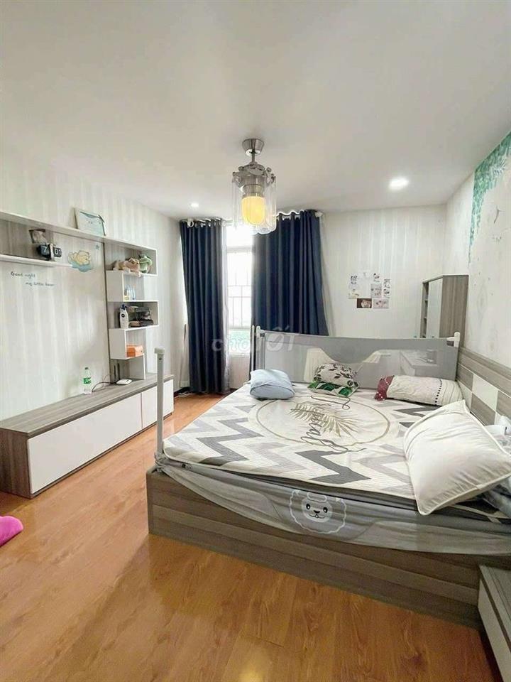 CHO THUÊ CĂN HỘ GIAI VIỆT 3PN 2WC FULL NỘI THẤT GIÁ 16TR/THÁNG