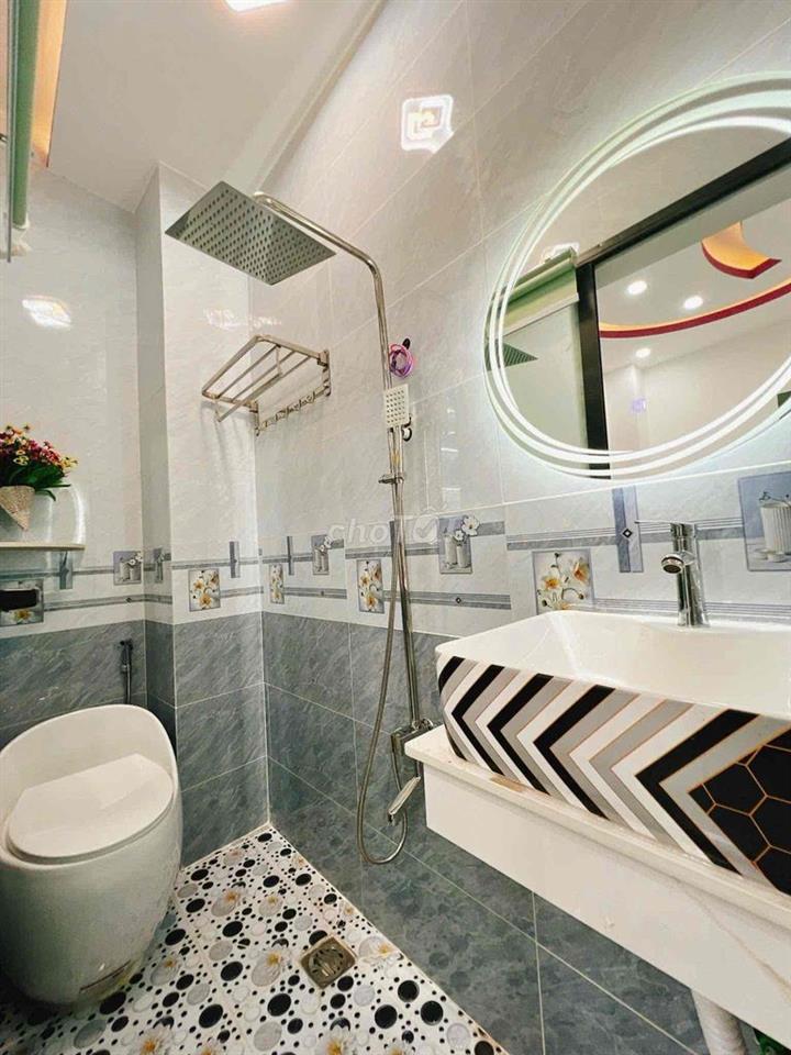 DUPLEX phòng có gác 1m7 - FULL NỘI THẤT MÁY GIẶT RIÊNG - CẦU CHỮ Y UEH