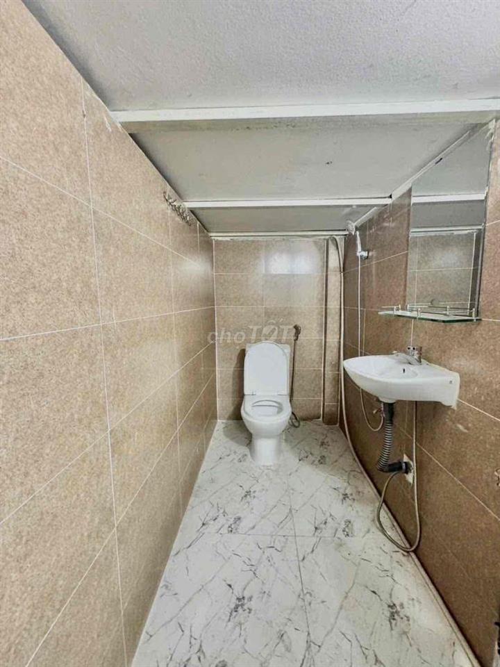 Phòng gác đủ nội thất, cầu Tân Thuận thoáng rộng 25m2 cửa sổ, gần Q4