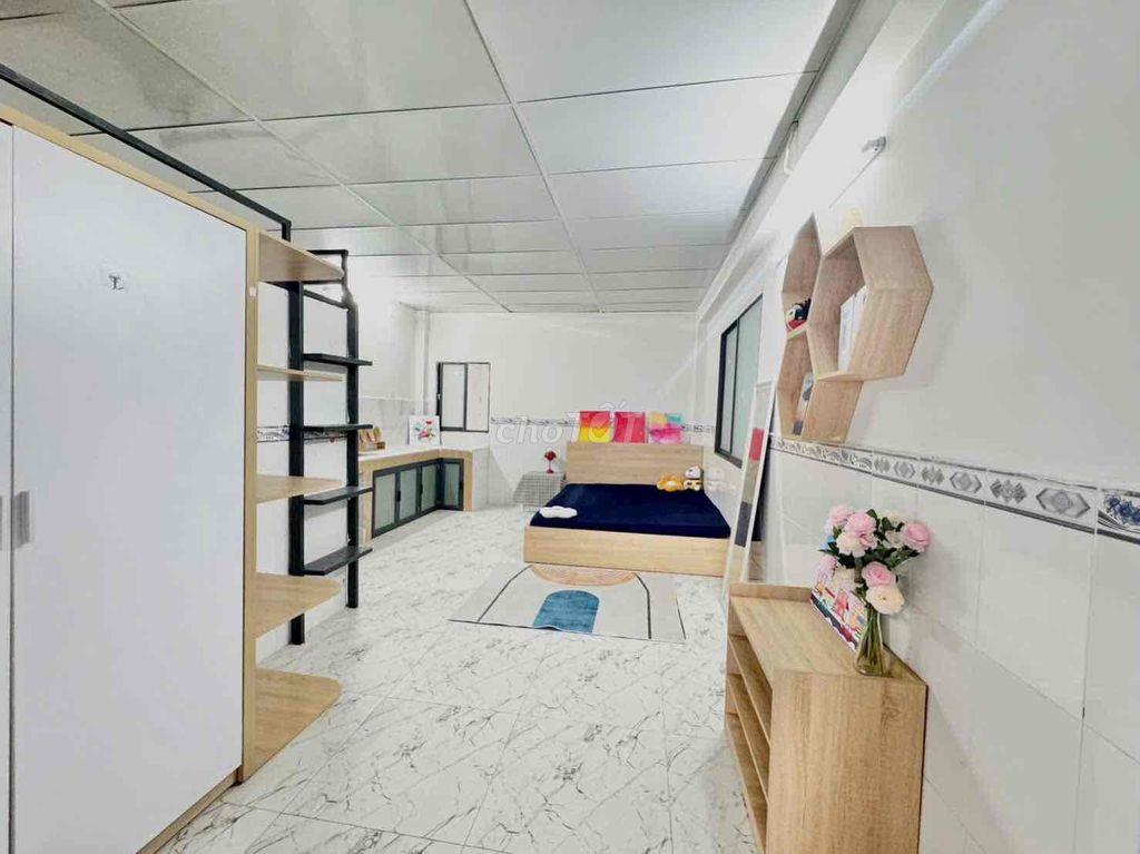 Phòng gác đủ nội thất, cầu Tân Thuận thoáng rộng 25m2 cửa sổ, gần Q4
