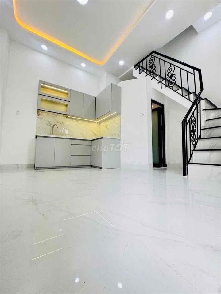 KHAI TRƯỜNG NHÀ NGUYÊN CĂN CHO THUÊ hai nhà vệ sinh GẦN CẦU CHỮ Y