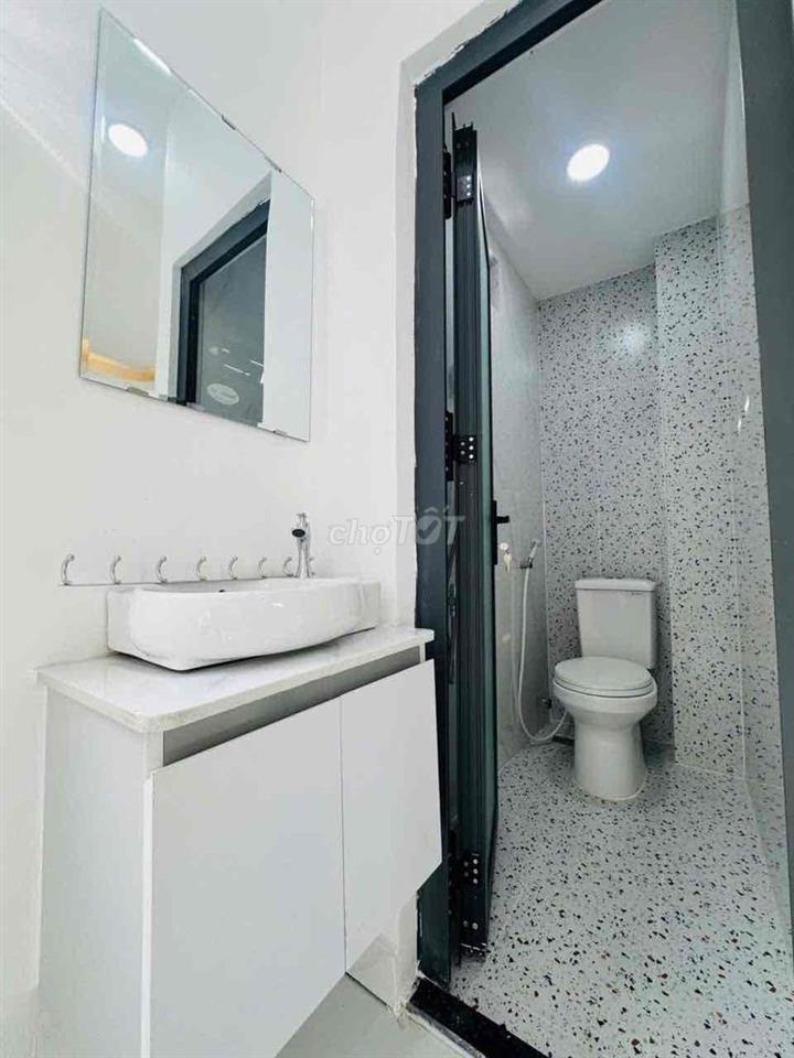 KHAI TRƯỜNG NHÀ NGUYÊN CĂN CHO THUÊ hai nhà vệ sinh GẦN CẦU CHỮ Y