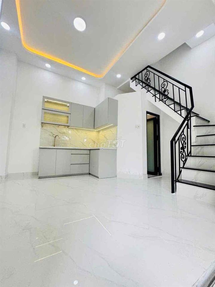 KHAI TRƯỜNG NHÀ NGUYÊN CĂN CHO THUÊ hai nhà vệ sinh GẦN CẦU CHỮ Y