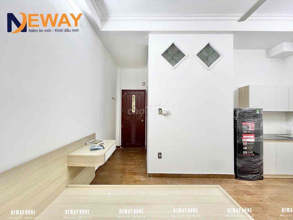 Phòng mới xây ban công đầy đủ nội thất cao cấp gần CẦU CHÁNH HƯNG UEH