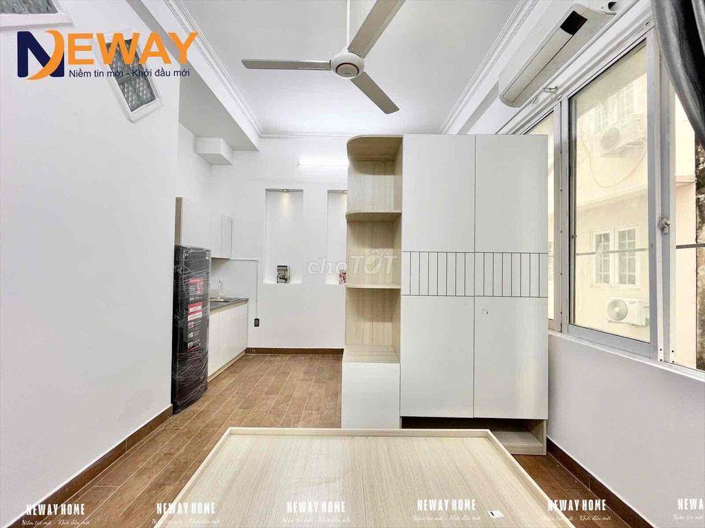Phòng mới xây ban công đầy đủ nội thất cao cấp gần CẦU CHÁNH HƯNG UEH