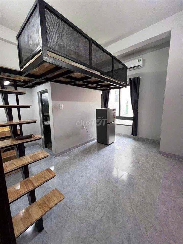 Phòng có gác bancong, cửa sổ mới xây đầy đủ nội thất gần cầu chữ Y
