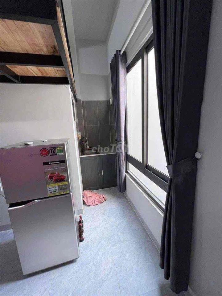 Phòng có gác bancong, cửa sổ mới xây đầy đủ nội thất gần cầu chữ Y