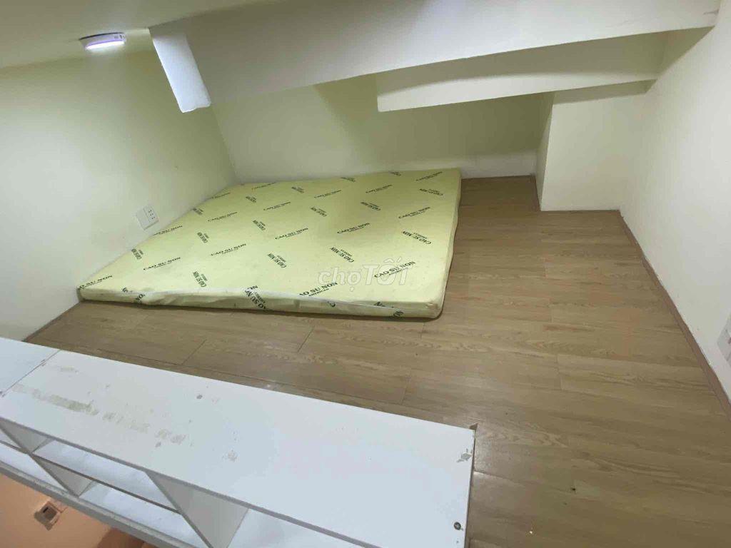 Phòng mới có gác thang máy quận 4 rộng 30m2 - thoáng gần NTTU, ULAW
