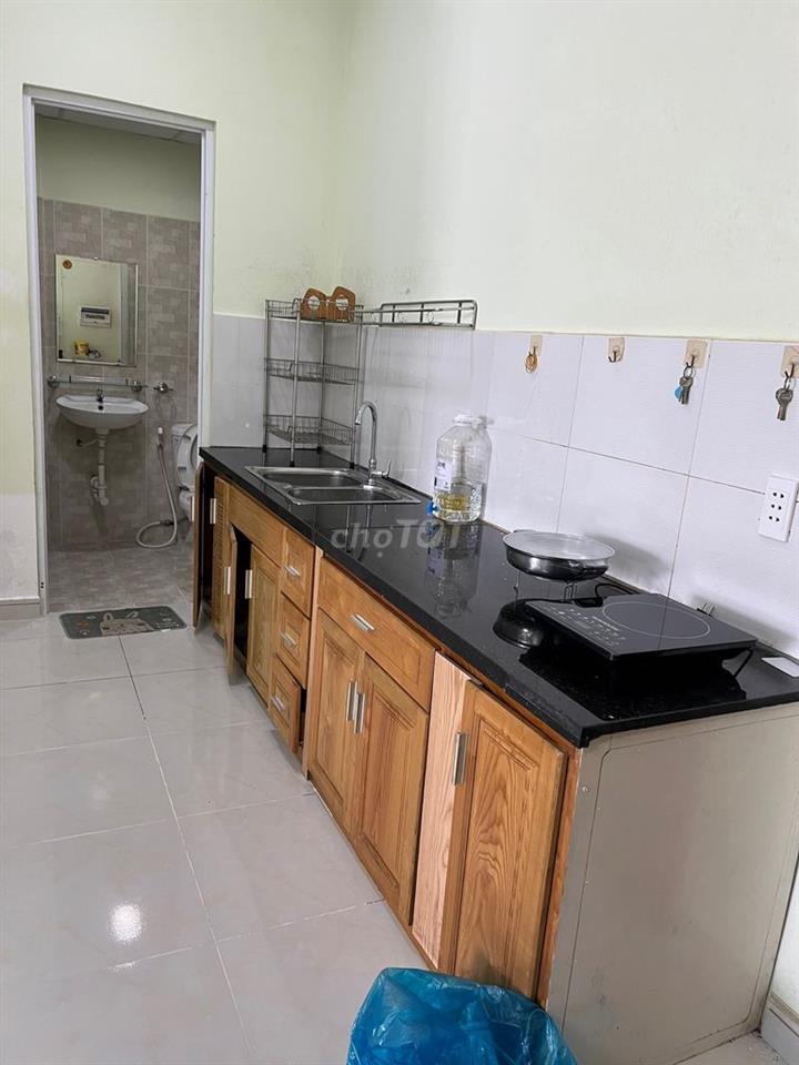 Tìm bạn nữ ở ghép
