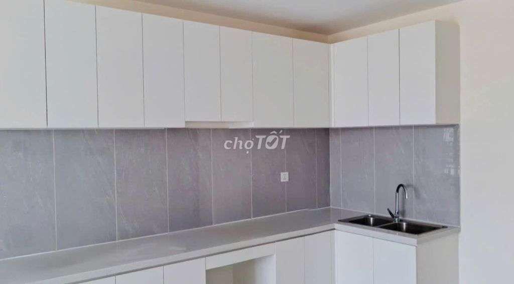 cho thuê căn 3 phòng ngủ giá rẻ bên Aurora 