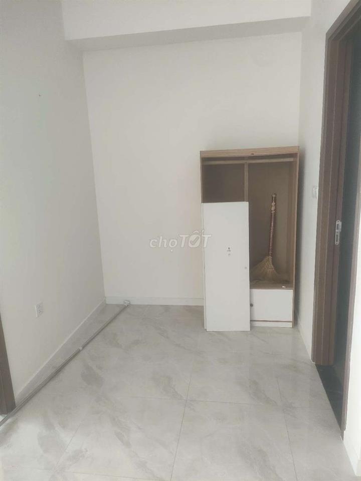cho thuê căn 3 phòng ngủ giá rẻ bên Aurora 