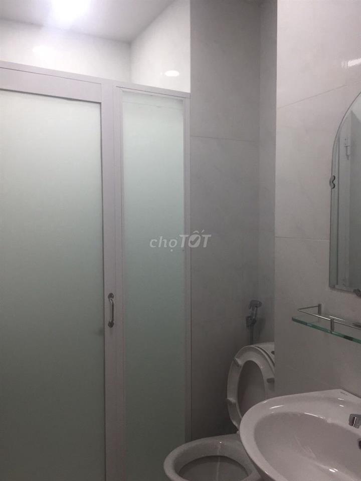 Chính chủ cho  thuê căn hộ lầu 4, 95m2, 3PN, 2WC, 1 balcon, 1 sân phơi