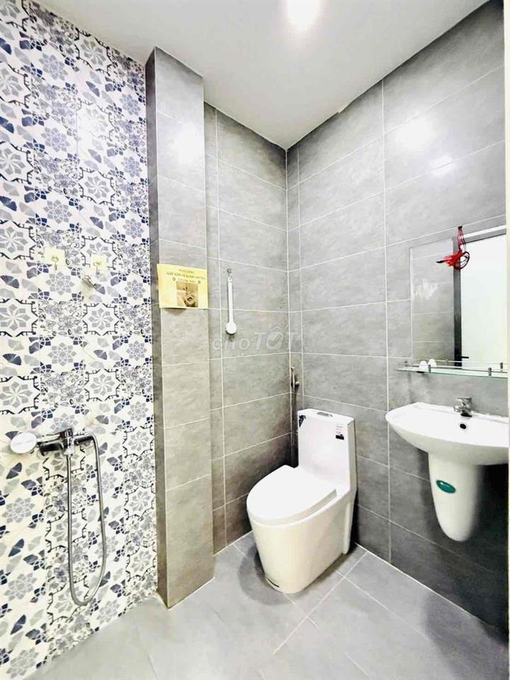 🛑Nhà mới đẹp, 3 tầng (4.3x10m), sổ đẹp, hẻm 3.5m Âu Dương Lân