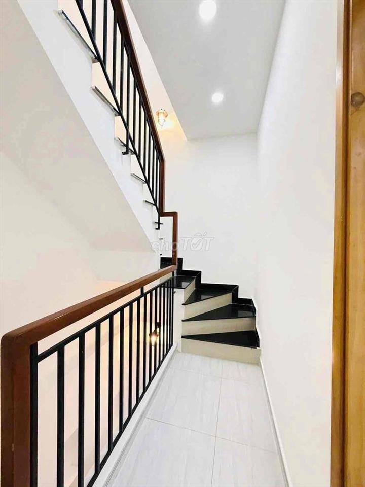 🛑Nhà mới đẹp, 3 tầng (4.3x10m), sổ đẹp, hẻm 3.5m Âu Dương Lân