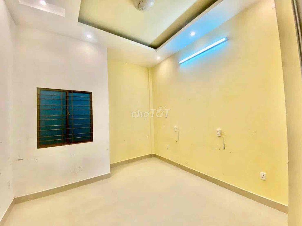 ✅Nhà thuê nguyên căn Mặt tiền Phạm Thế Hiển P5, DT: 4x12m, 3 tầng