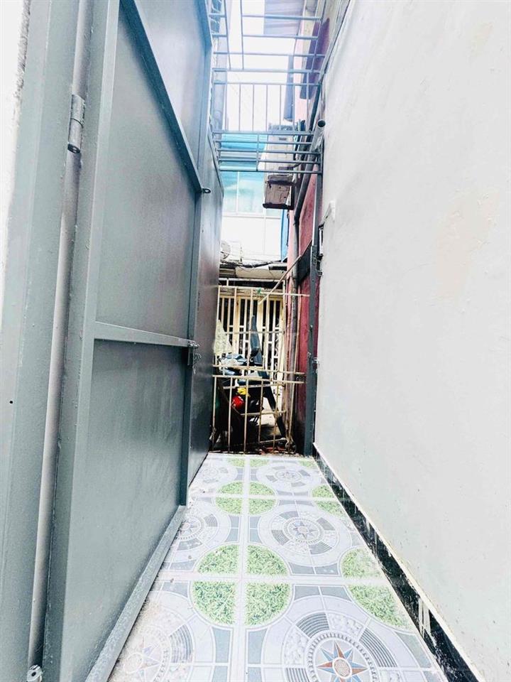 NHÀ 4 TẦNG,  HẺM 4m – CÁCH MT HƯNG PHÚ CHỈ 30M