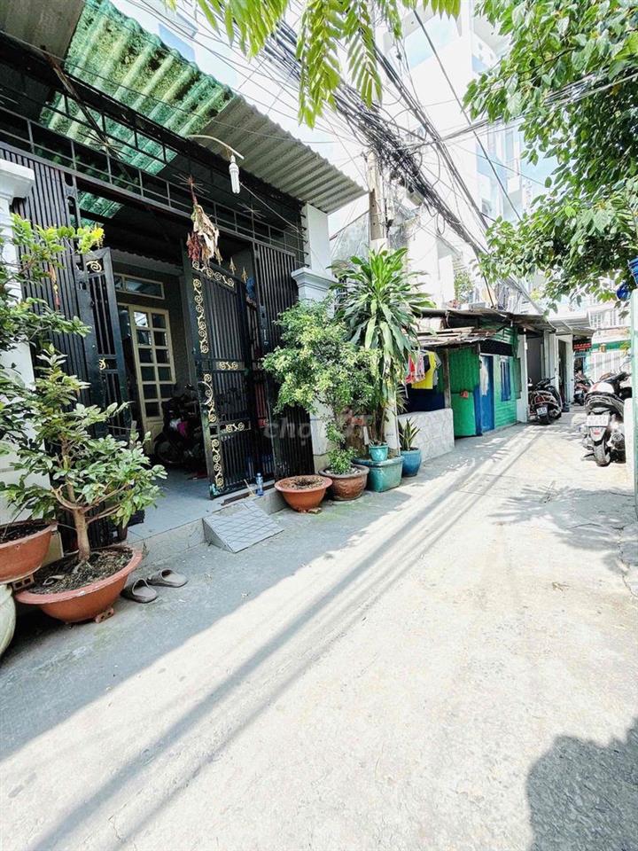 NHÀ HẺM 4m, xây 4  TẦNG, Dt đẹp (4x15m), nở hậu, gần MT Dương Bá Trạc