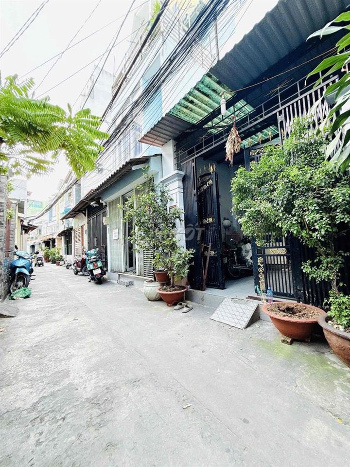 NHÀ HẺM 4m, xây 4  TẦNG, Dt đẹp (4x15m), nở hậu, gần MT Dương Bá Trạc