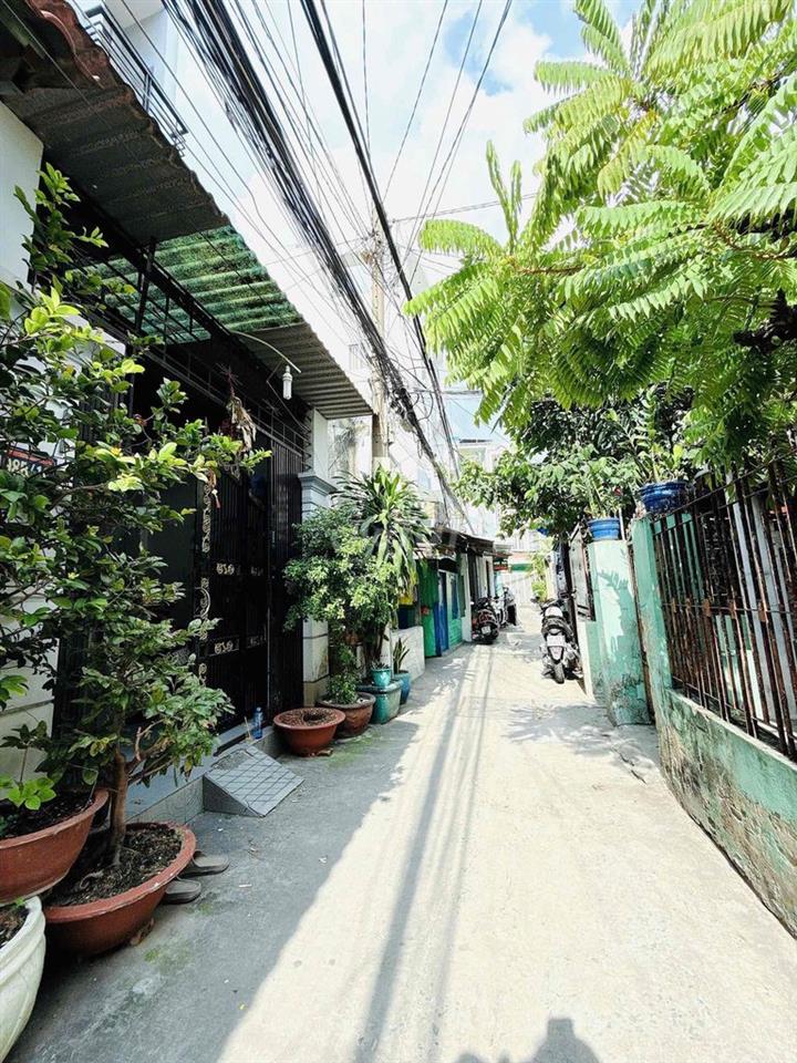 NHÀ HẺM 4m, xây 4  TẦNG, Dt đẹp (4x15m), nở hậu, gần MT Dương Bá Trạc