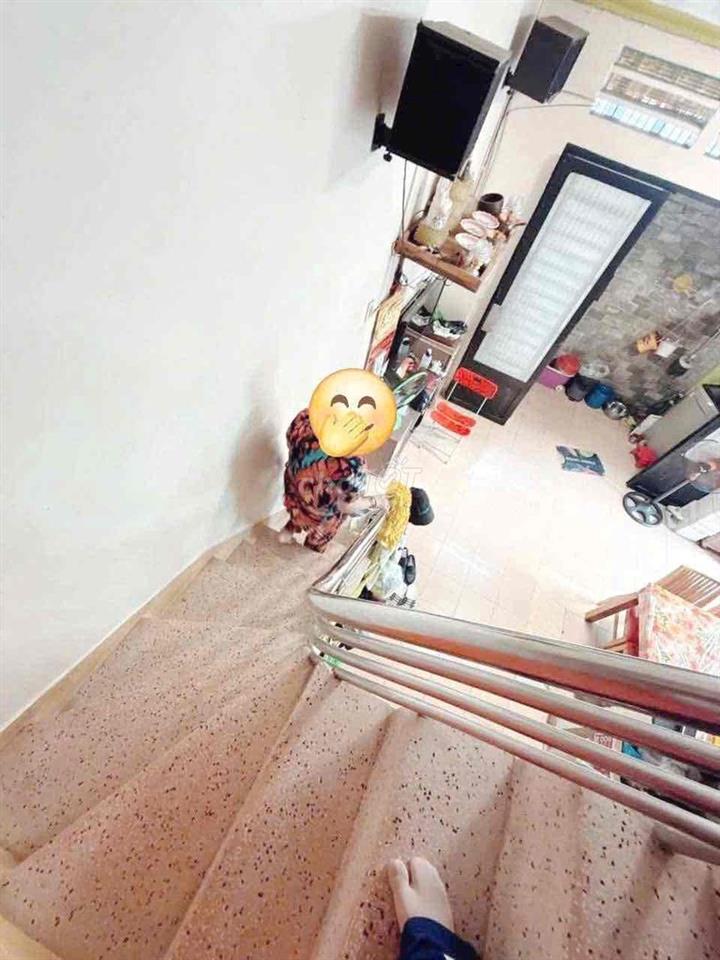 NHÀ HẺM RỘNG, SAU LƯNG MẶT TIỀN 653/ PHẠM THẾ HIỂN, P4, Q8