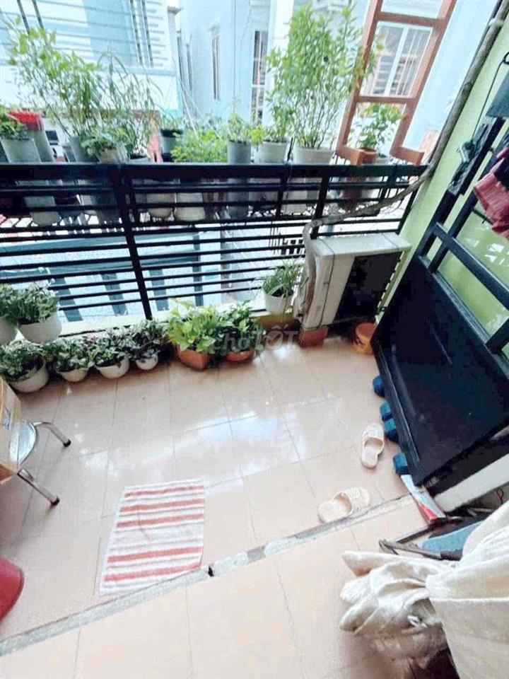 NHÀ HẺM RỘNG, SAU LƯNG MẶT TIỀN 653/ PHẠM THẾ HIỂN, P4, Q8
