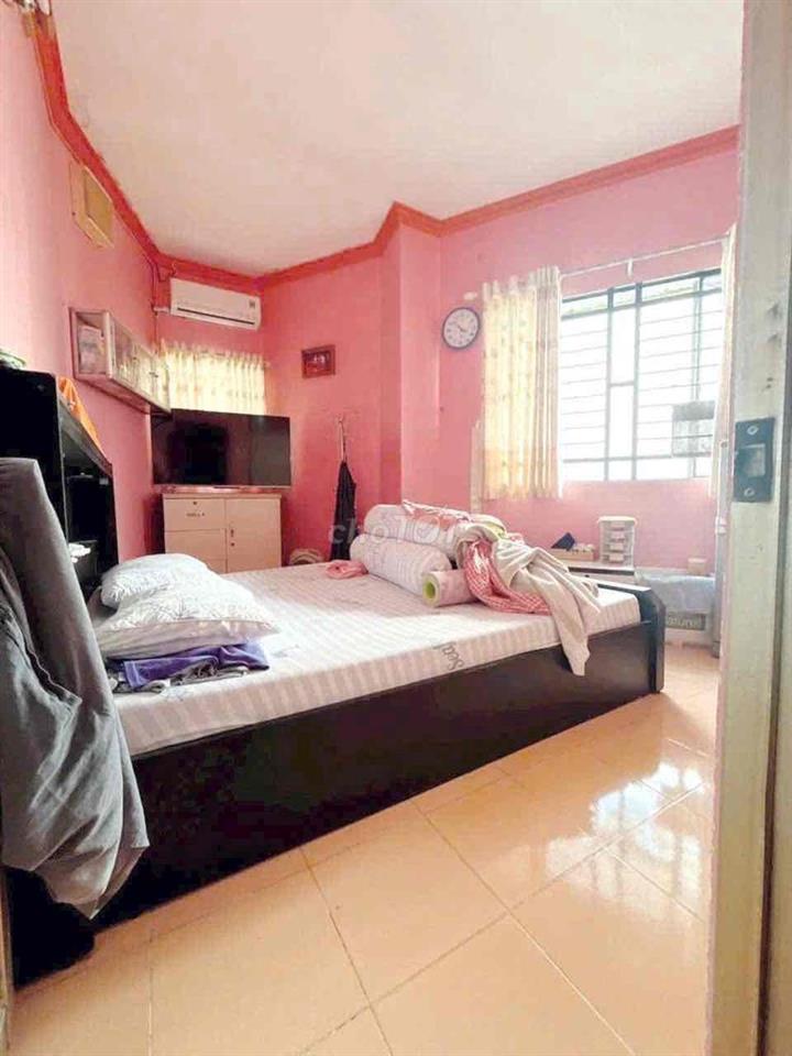 NHÀ HẺM RỘNG, SAU LƯNG MẶT TIỀN 653/ PHẠM THẾ HIỂN, P4, Q8