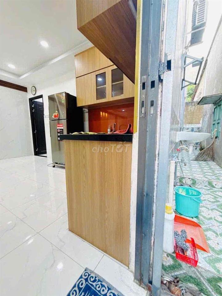 Nhà Dtích lớn 75 m2 đất (5.2x14m),hẻm rộng 6 mét, Âu Dương Lân P3 Q8